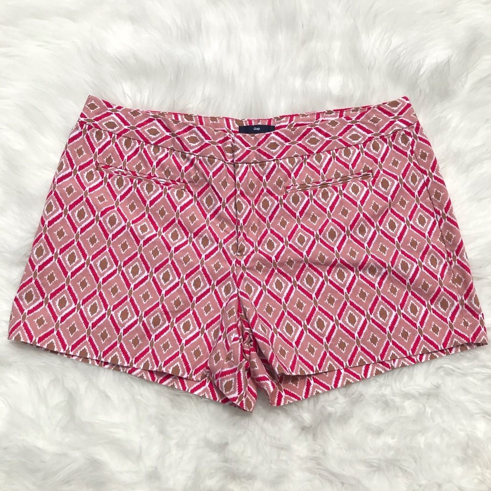 Gap Canvas Geometry Print Short